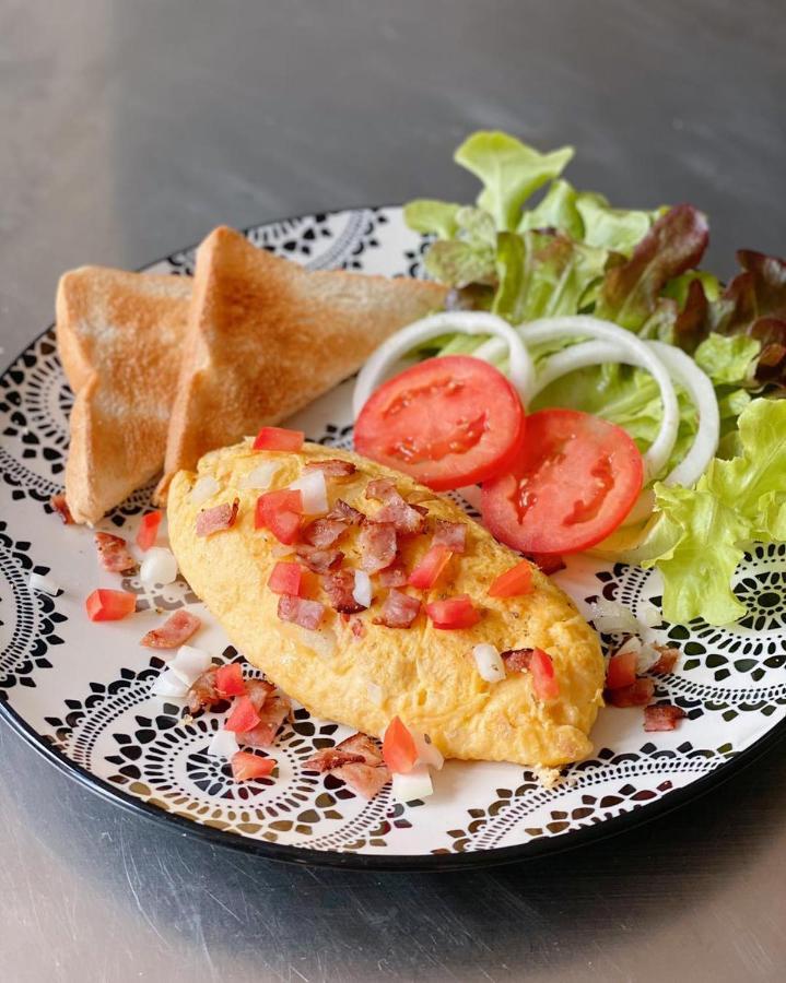 Enjoy'S Beach House & Cafe' Ban Karon 外观 照片