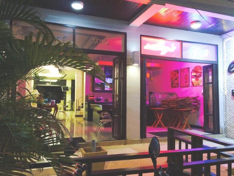 Enjoy'S Beach House & Cafe' Ban Karon 外观 照片
