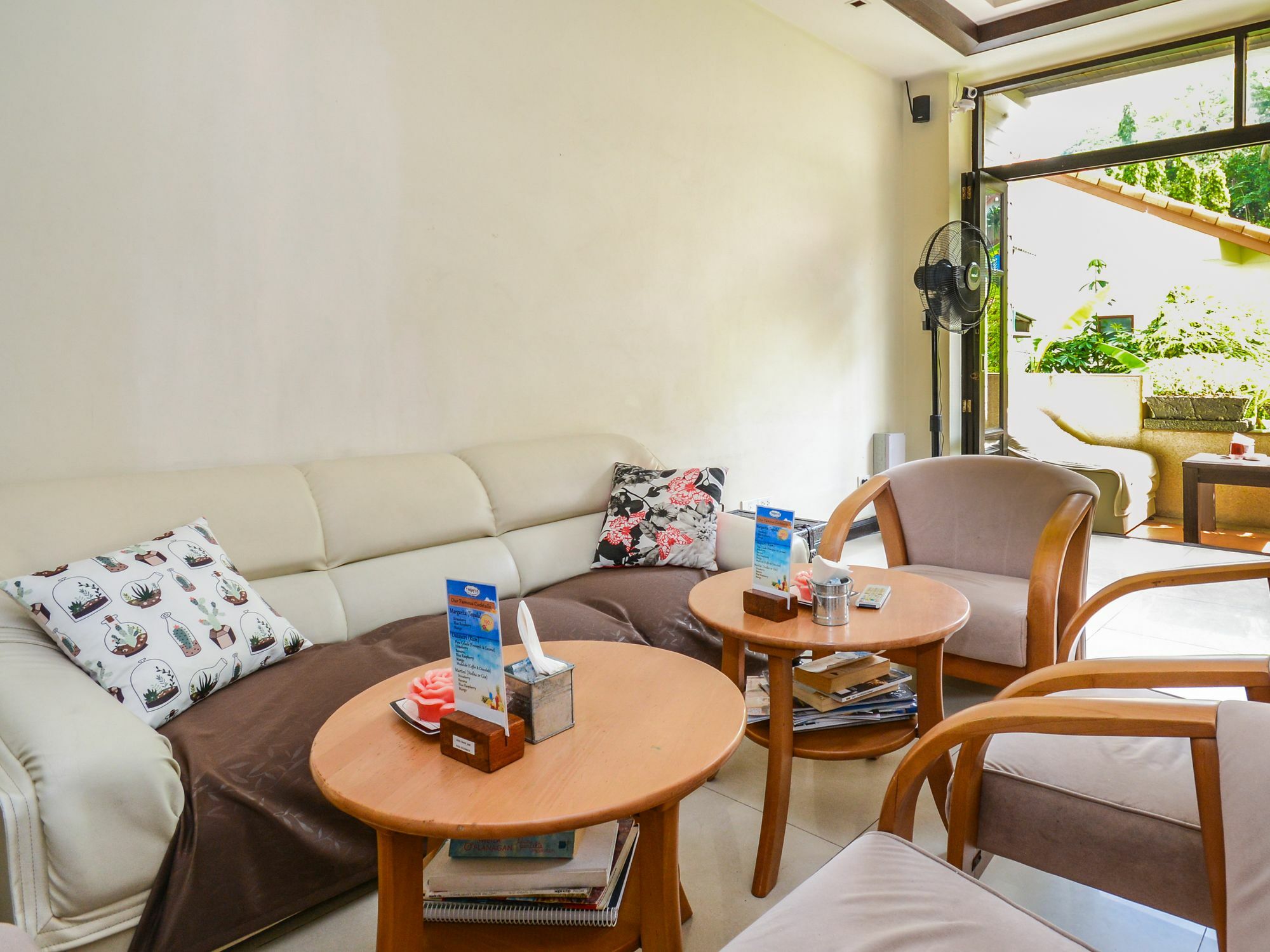 Enjoy'S Beach House & Cafe' Ban Karon 外观 照片